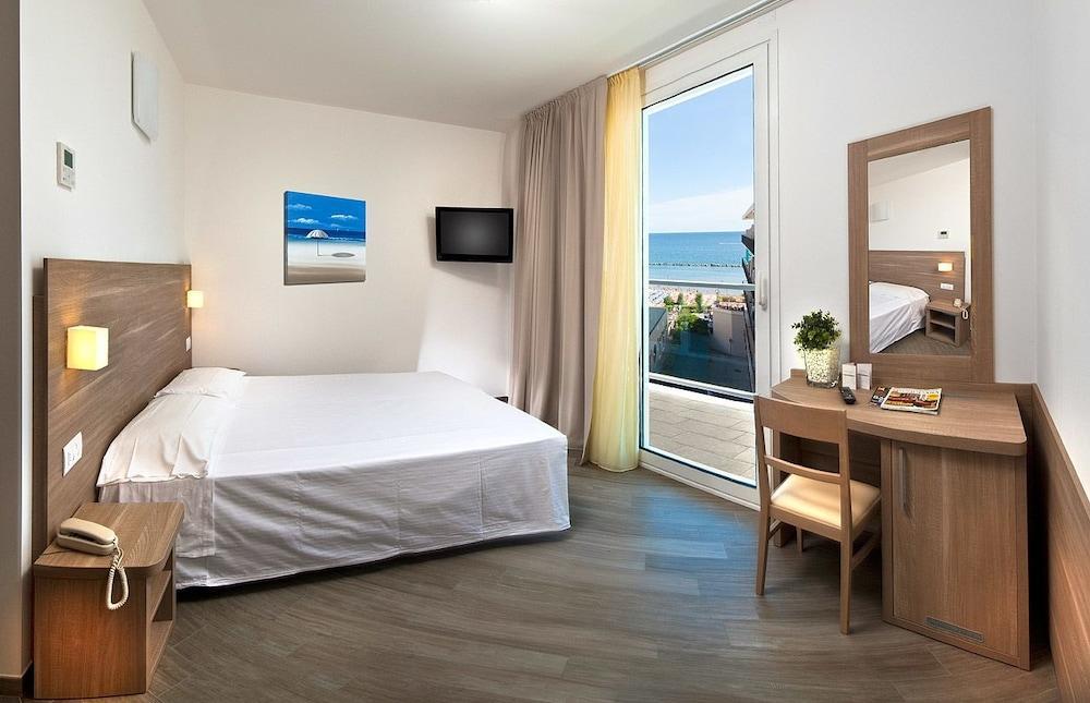 Atlantic & Hotel